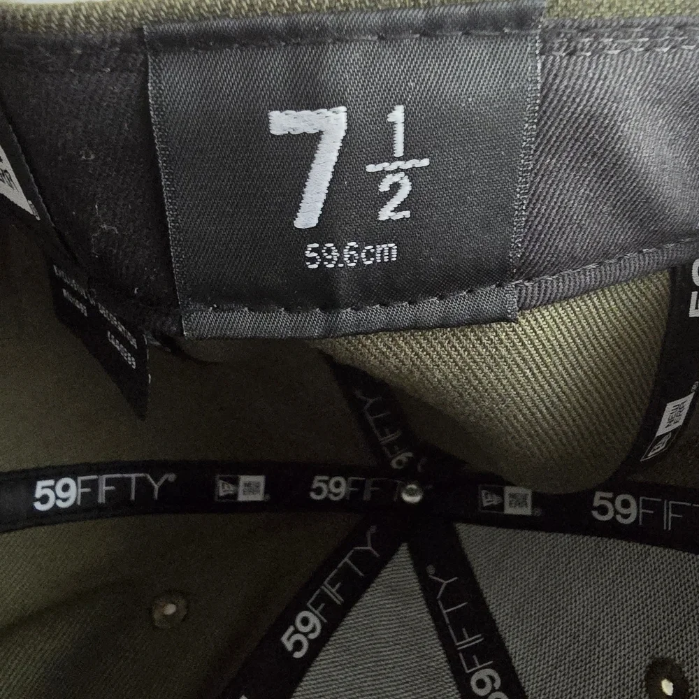 New Era Raiders 7 1/2 Olive Green Pack